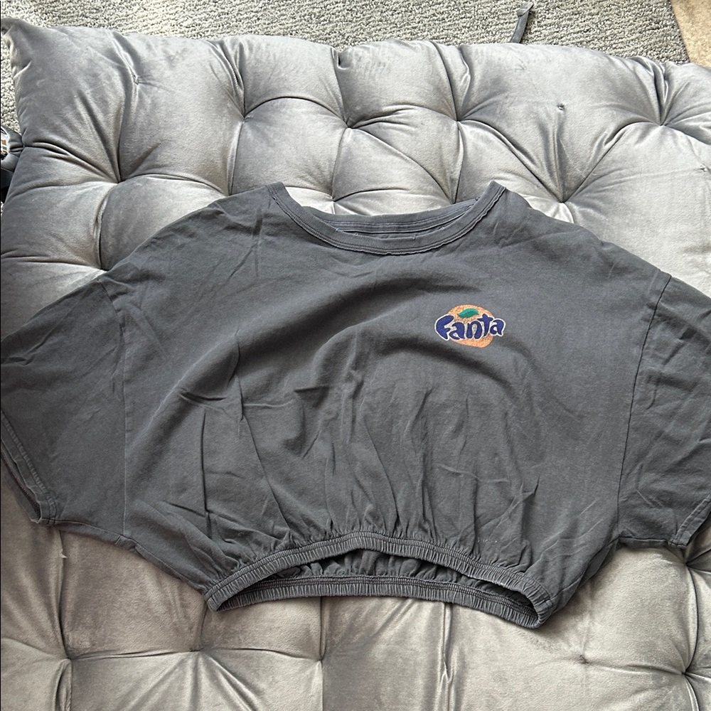 Fanta Women's Gray Cropped Short Sleeve Tee